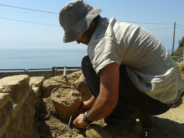 Excavación Arqueológica en el Llano de las Damas (Ceuta)
